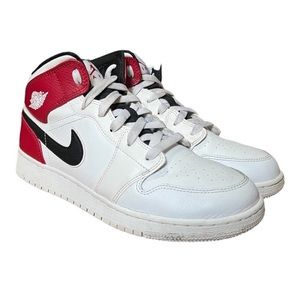 NIKE AIR JORDAN 1 MID